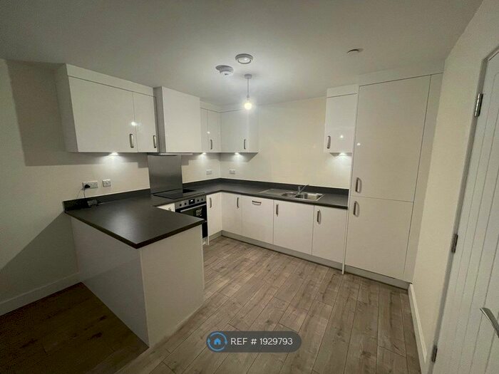 2 Bedroom Flat To Rent In Station Road, Corby, NN17