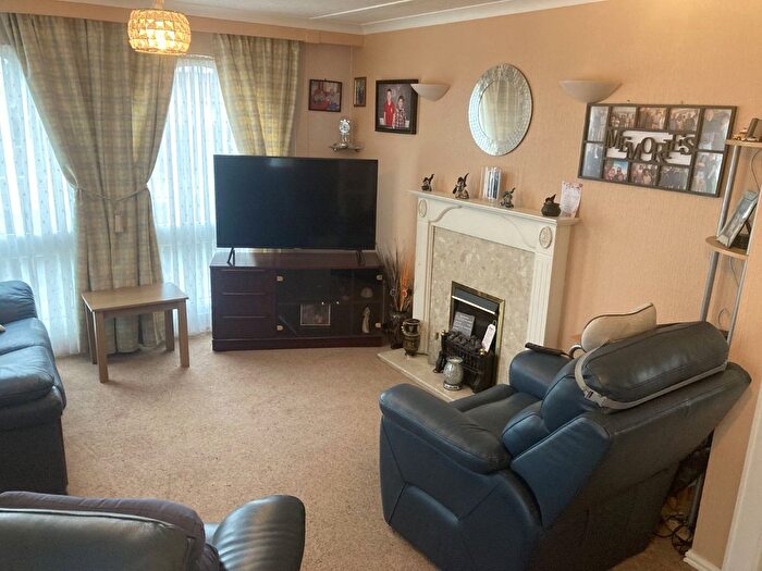 2 Bedroom Bungalow For Sale In Sussex Close, London Road, West Kingsdown, Sevenoaks, TN15