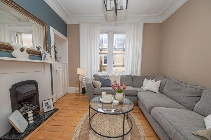 2 Bedroom Flat To Rent In Roseneath Terrace, Edinburgh, EH9