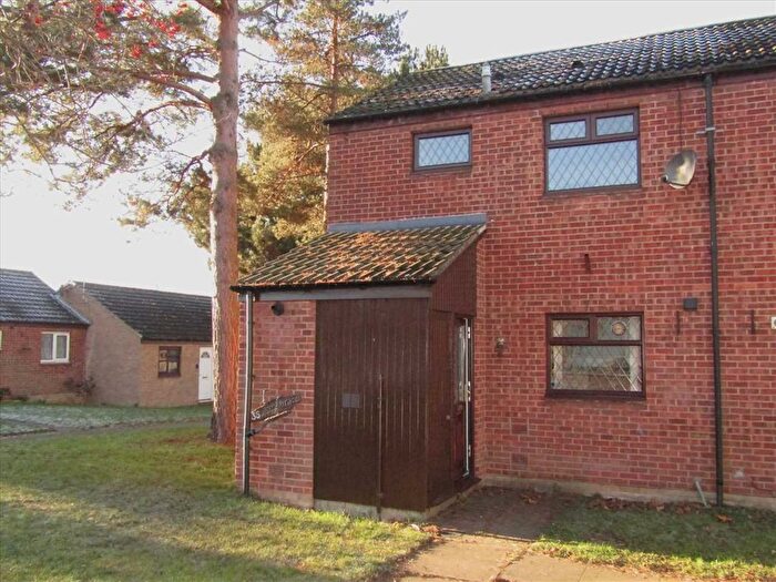 2 Bedroom Town House To Rent In Plymouth Road, Scunthorpe, DN17