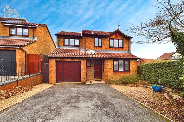 4 Bedroom Detached House To Rent In Lamden Way, Burghfield Common, Reading, Berkshire, RG7