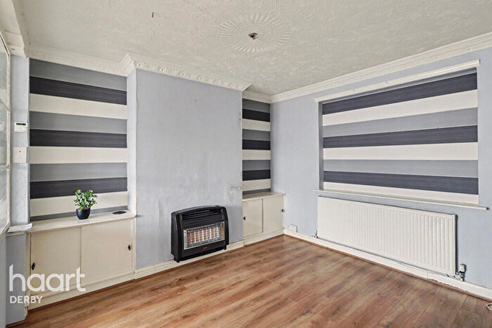 3 Bedroom Semi-Detached House For Sale In Raynesway, Alvaston, DE24