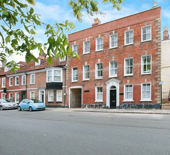 1 Bedroom Flat For Sale In Brown Street, Salisbury, SP1