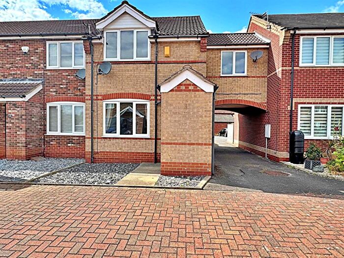 3 Bedroom Mews For Sale In Beck Walk, Cleethorpes, N.E. Lincs, DN35