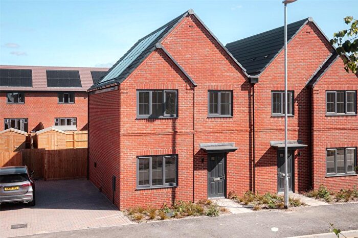 3 Bedroom Semi-Detached House To Rent In Hailwood Avenue, Crowthorne, Berkshire, RG45