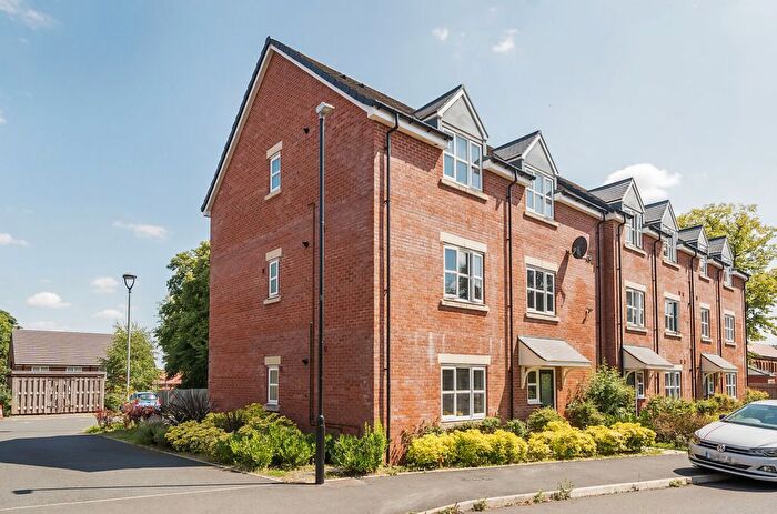 2 Bedroom Flat For Sale In Escelie Way, Selly Oak, Birmingham, B29