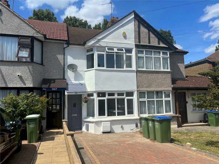 2 Bedroom Property To Rent In Dorchester Avenue, Bexley, Kent, DA5