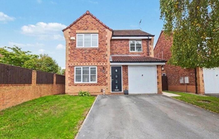 4 Bedroom Detached House For Sale In Greenmoor Avenue, Farnley, Leeds, LS12