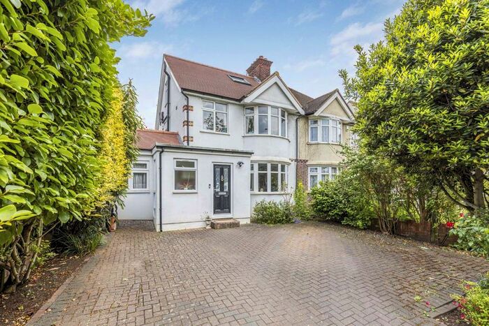 4 Bedroom Property To Rent In Richmond Road, Kingston Upon Thames, KT2