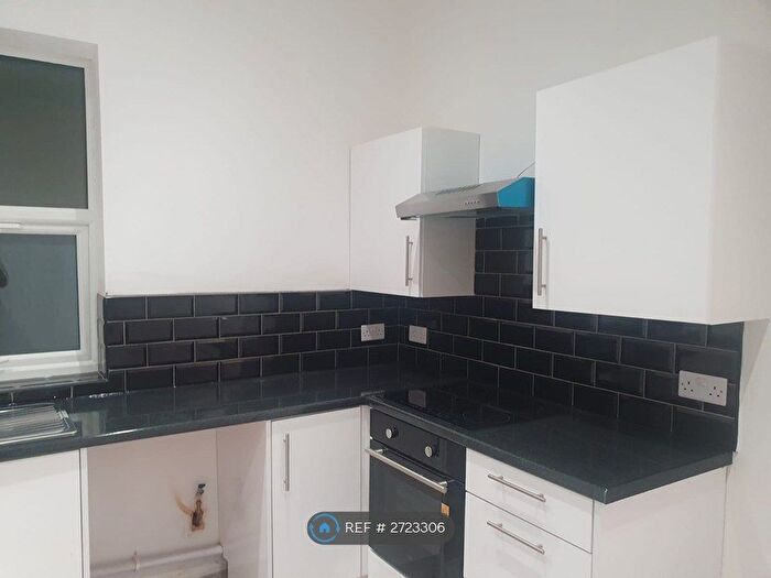 1 Bedroom Flat To Rent In Warkworth House, Northampton, NN1