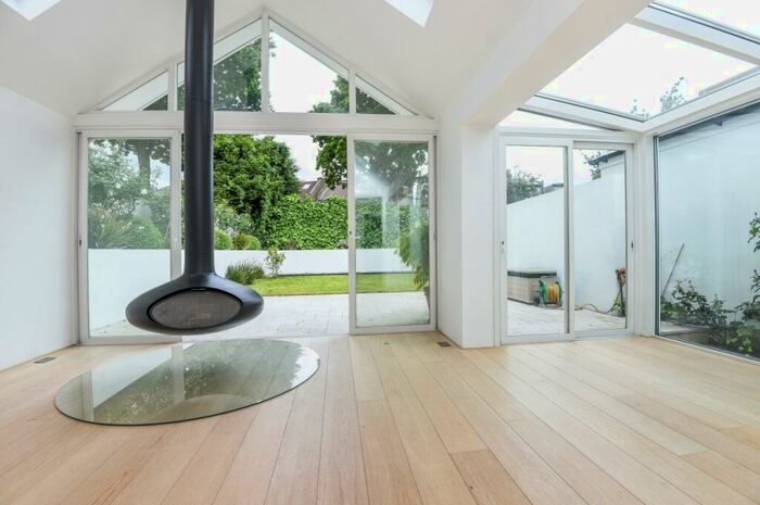 3 Bedroom Detached House To Rent In Belmont Grove London, SE13