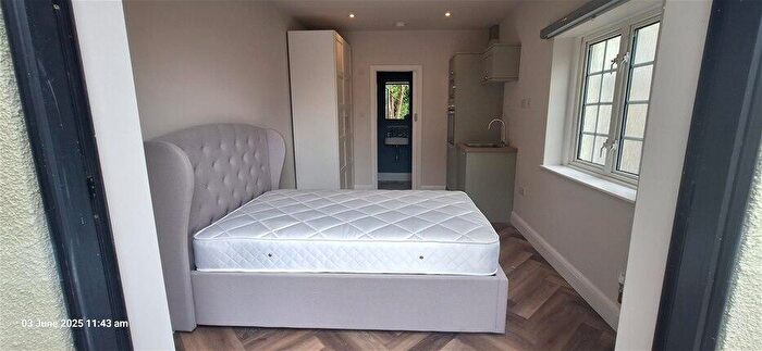 Studio To Rent In Shooters Hill Road, Woolwich, SE18