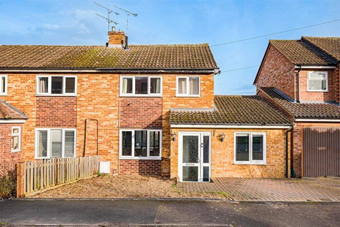 4 Bedroom Semi-Detached House For Sale In Thornbera Close, Bishop's Stortford, CM23