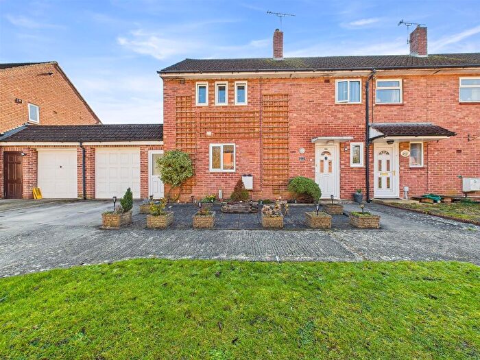 3 Bedroom End Of Terrace House For Sale In Spreckley Road, Calne, SN11