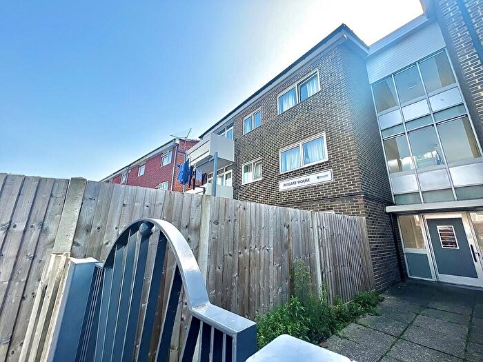 3 Bedroom Flat To Rent In Clarendon Street, Portsmouth, PO1