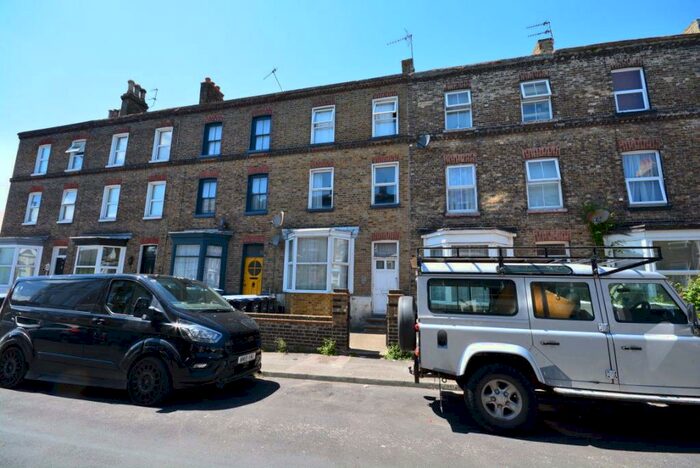 1 Bedroom Flat To Rent In Oxford Street, Margate, CT9