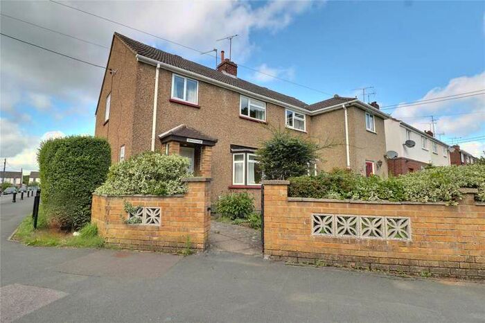 3 Bedroom Semi-Detached House To Rent In College Road, College Town, Sandhurst, Berkshire, GU47