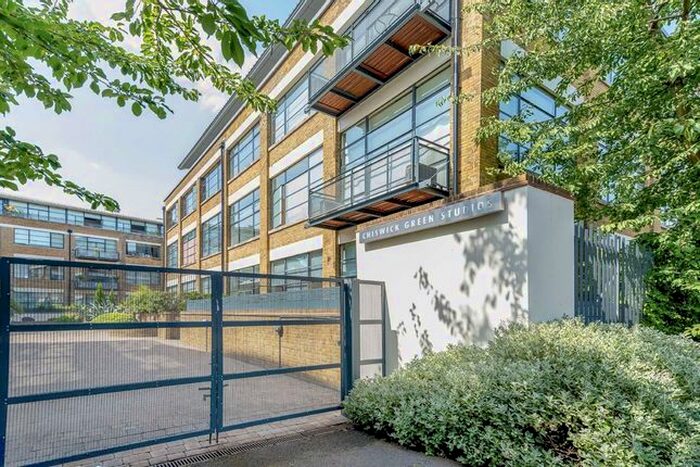 2 Bedroom Flat To Rent In Evershed Walk, London, W4