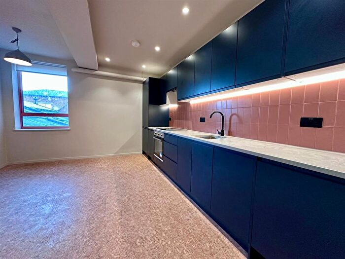 2 Bedroom Flat To Rent In Overbury Road, London, N15