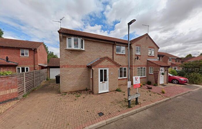 3 Bedroom Semi-Detached House For Sale In Wycliffe Grove, Peterborough, PE4