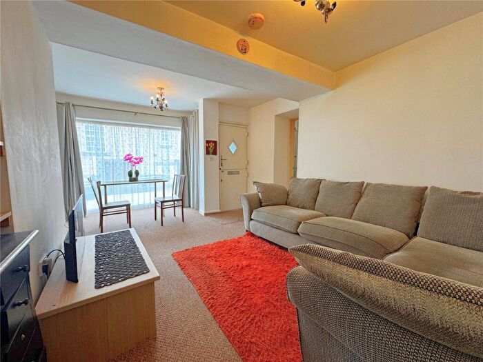 1 Bedroom Flat For Sale In Dimond Street, Pembroke Dock, Pembrokeshire, SA72