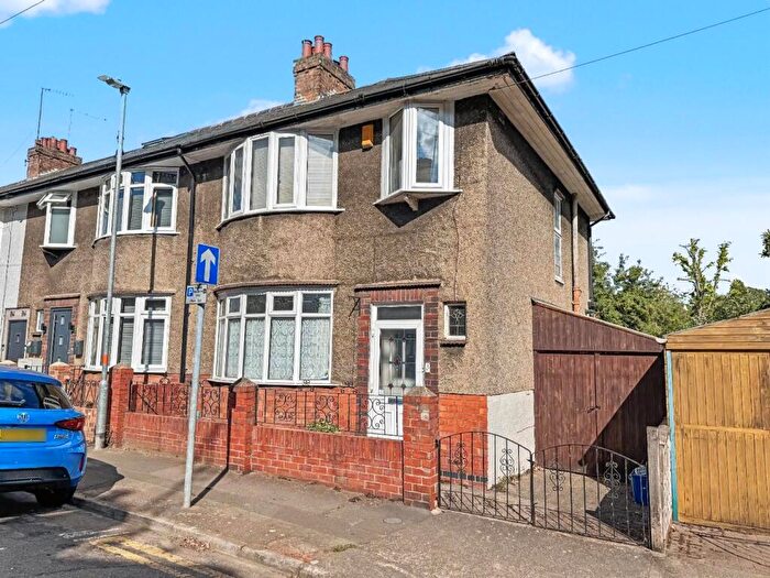 3 Bedroom End Of Terrace House For Sale In Cyril Street, Abington, NN1