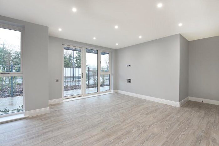 2 Bedroom Apartment To Rent In Uxbridge Road, Pinner, HA5