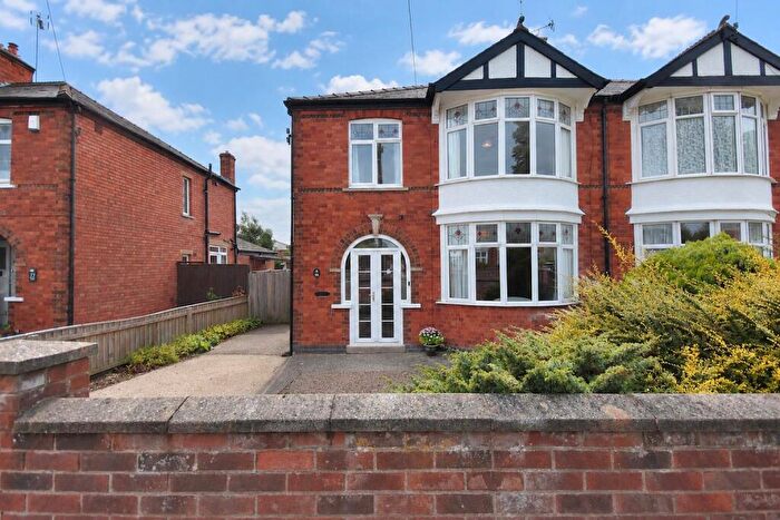 3 Bedroom Semi Detached House For Sale In Boundary Road, Newark, NG24
