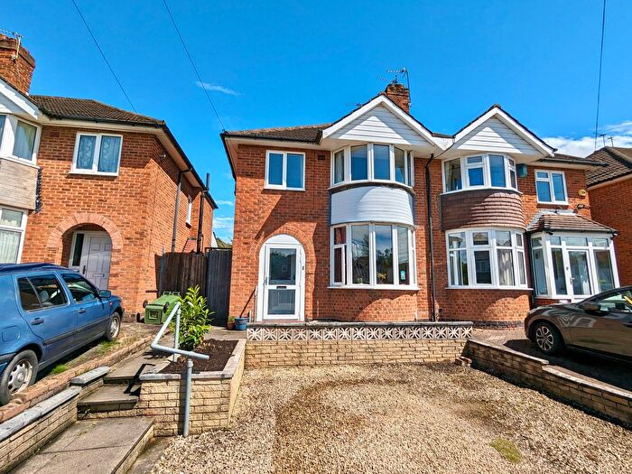 3 Bedroom Semi Detached House For Sale In Dunard Road, Shirley, B90