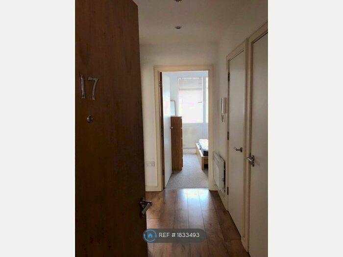 1 Bedroom Flat To Rent In Thomas Lane, Bristol, BS1