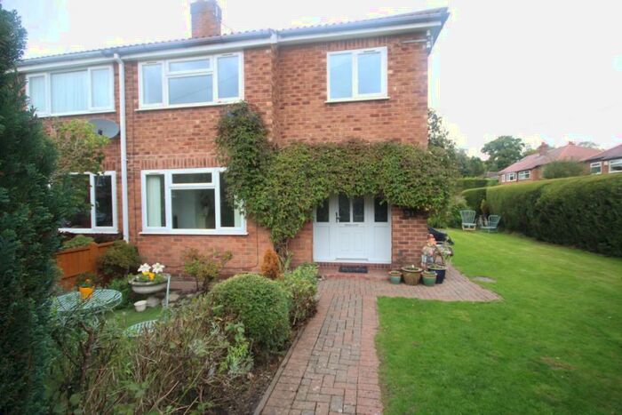 3 Bedroom Semi-Detached House To Rent In Hawthorn Road, Chester, CH3