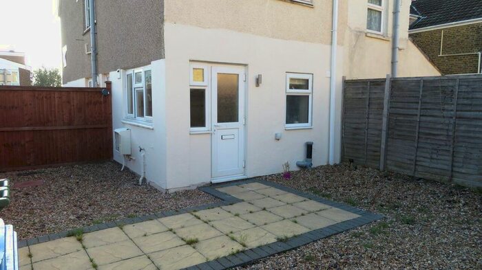 1 Bedroom Flat To Rent In Murston Road, Sittingbourne, ME10