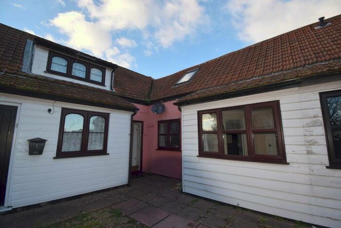 1 Bedroom Chalet To Rent In Priory Court, Chapel Lane, St. Osyth, Clacton-on-Sea, CO16