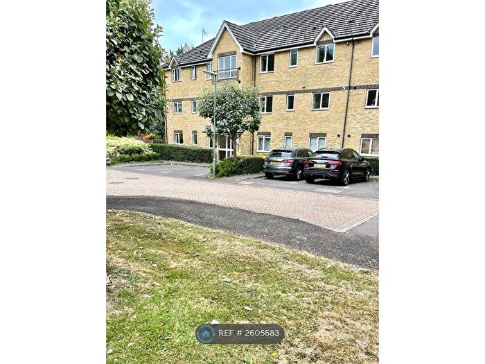 2 Bedroom Flat To Rent In Lancaster House, Redhill, RH1