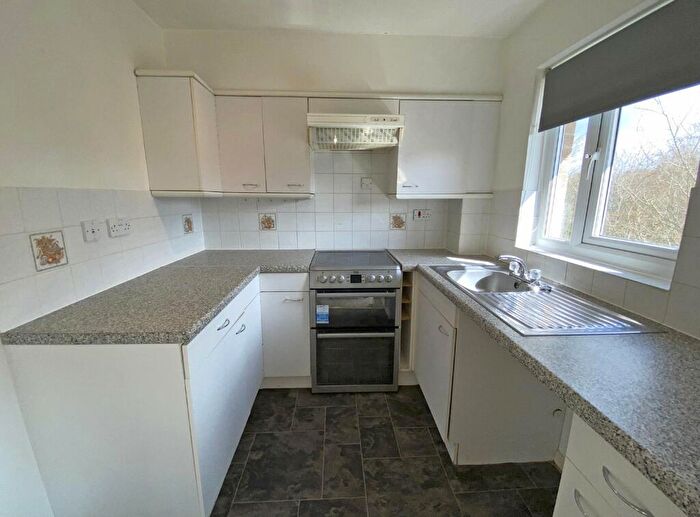 2 Bedroom Flat To Rent In Tor Close, Waterlooville, PO7