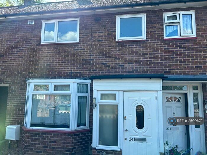 4 Bedroom Terraced House To Rent In Radfield Way, Sidcup, DA15