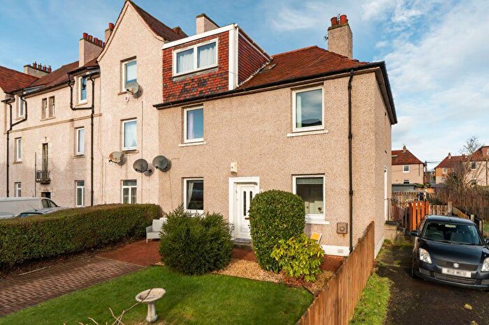 2 Bedroom Flat For Sale In Parkhead Loan, Edinburgh, EH11