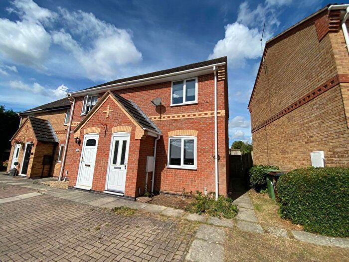 2 Bedroom Semi-Detached House To Rent In Applegarth Close, Corby, NN18