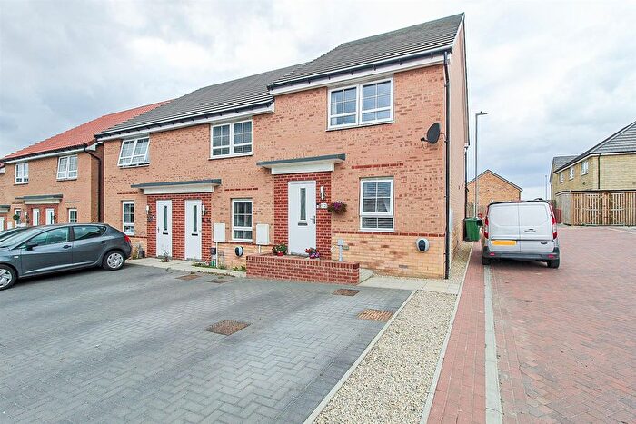 2 Bedroom Town House For Sale In Chidswell Lane, Shaw Cross, WF12