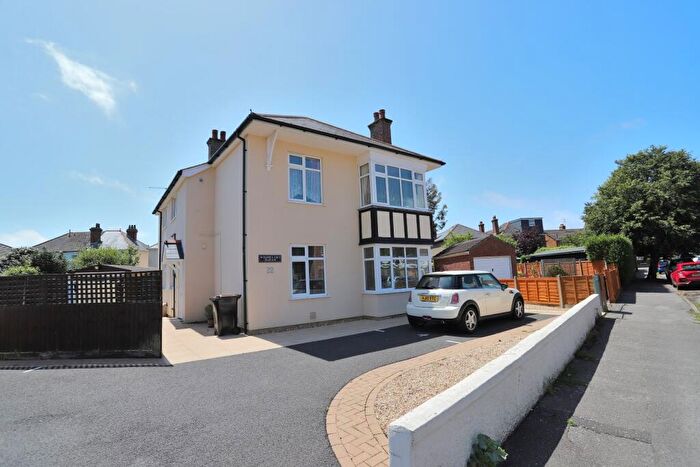 1 Bedroom Flat To Rent In Avon Road West, Christchurch, Dorset., BH23