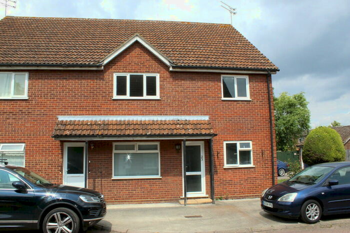 2 Bedroom Flat To Rent In Morgan Court, Claydon, IP6
