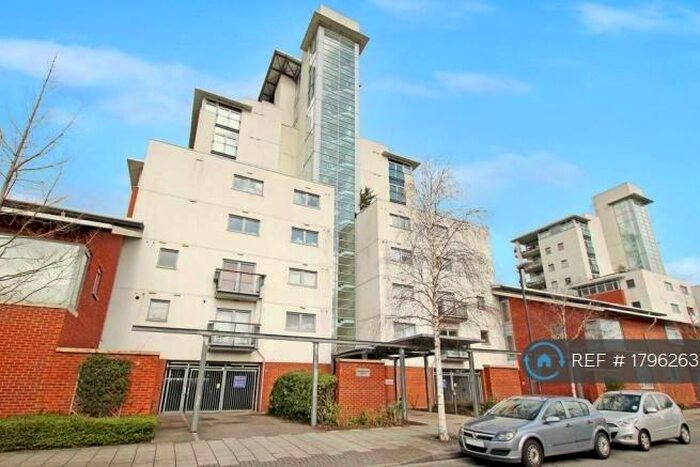 2 Bedroom Flat To Rent In Erebus Drive, London, SE28