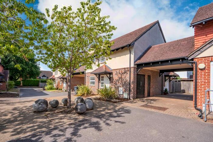 1 Bedroom Flat To Rent In Pathfields, Shere, Guildford, GU5