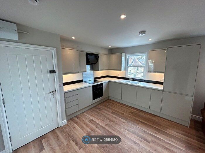 1 Bedroom Flat To Rent In Third Avenue, Oldfield Park, Bath, BA2