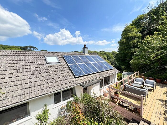 4 Bedroom Semi-Detached House For Sale In Garth Road, Newlyn, TR18