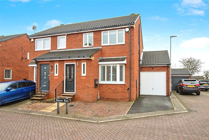 3 Bedroom Semi Detached House For Sale In Manor Rise, Crigglestone, Wakefield, West Yorkshire, WF4