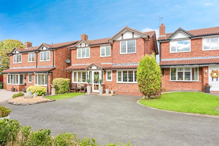 4 Bedroom Detached House For Sale In Cleeve, Glascote, Tamworth, B77