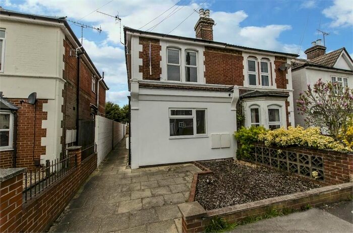 2 Bedroom Flat To Rent In Twyford Road, Eastleigh, SO50