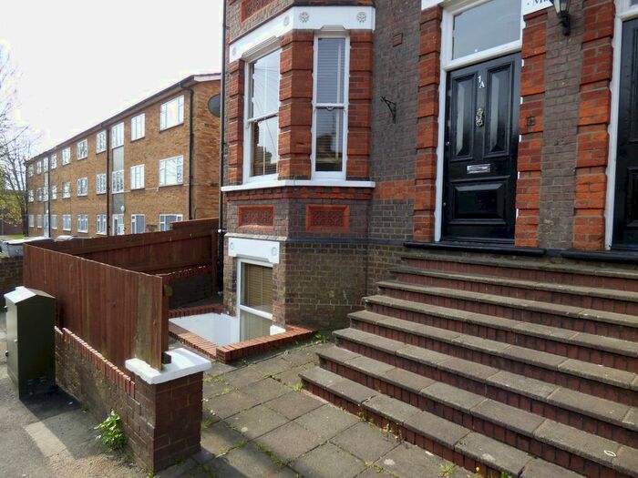 1 Bedroom Maisonette To Rent In Stockwood Crescent, Luton, LU1
