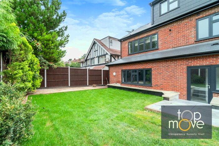 2 Bedroom Flat To Rent In Banstead Road, Purley, CR8